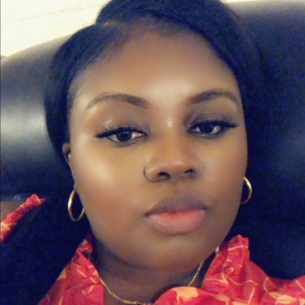 Meet your Posher, Paola